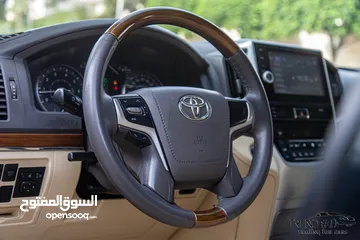  10 Toyota Land Cruiser Gx-r 2017   السيارة بحالة الوكالة و قطعت مسافة 118,000 كم فقط