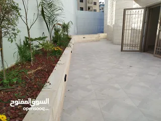  15 شقه مع حديقه للبيع