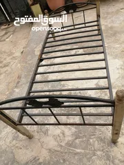  1 تخت حديد  مفرد  مستعمل