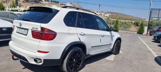  7 BMW X5 XDrive 2011