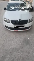  2 سكودا اوكتافيا  صالون منور 1600 قير عادي اصل عمومي منفوضه صح