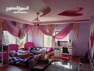  24 فيلا للبيع