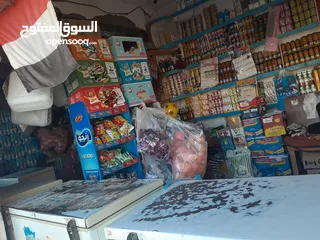  2 بقاله ثلاث فتحات للبيع