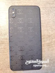  3 جهاز ايفون XS Max لون ذهبي وردي