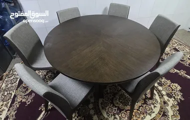  1 طاولة طعام وكراسي