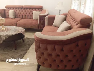  2 طقم كنب ضيوف فاخر و طاولة سفرة وطاولة وسط