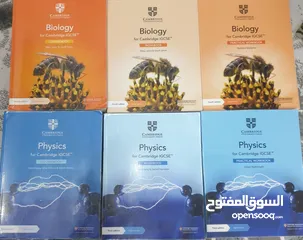  2 كتب Cambridge  للبيع بسعر معقول بحالة ممتازة