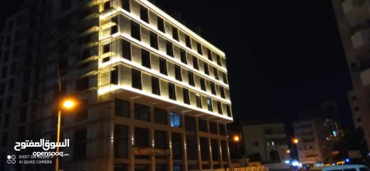  19 مكتب تجاري فخم للبيع أو الإيجار