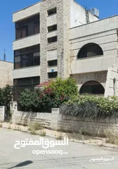  1 *فيلا*  مكونة من طابقين وروف صغير ( غرفة + حمام + مطبخ صغير) مساحة الارض 850 ع الكوشان 750 مساحة كل