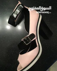  2 صندل مريح جداً من Charles & Keith مميز جداً لقطة