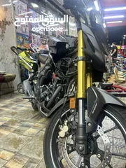  2 Honda Hornet 2.0 2023