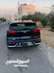  6 كيا نيرو كحلي ميتالك 2018