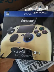  1 nacon PS4 revolution controller