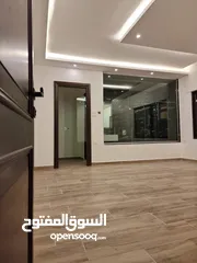  11 بالاقساط في حجارة النوابلسيه 220متر بتشطيب فندقي