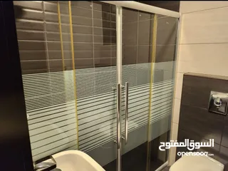  4 شقه دبل سوبر ديلوكس في دير غبار في حاله فوق الممتازه مؤثثه  جزئي غير مستخدمه الا لفتره قصيره للبيع