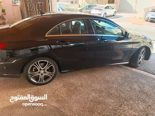  3 Mercedes CLA 200