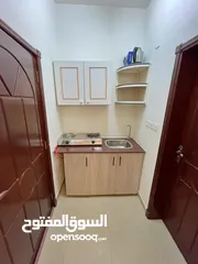  8 استديو ( مؤثث بالكامل ) متكون من غرفة وحمام ومطبخ تحضيري في العذيبة شارع 18 نوفمبر قريب مطار مسقط