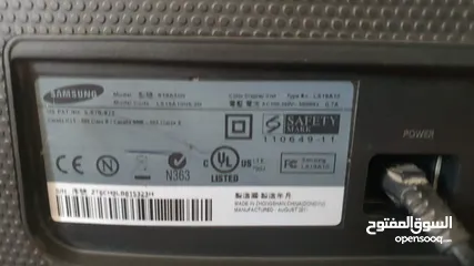  3 شاشة كمبيوتر سامسونج نوع LS19A10 للبيع قياس 17 انش للبيع ب 25 دينار فقط
