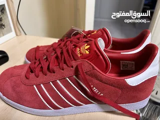  2 حذاءadidas GEZELLE size 43اصلي 100٪؜ عيد مستعمل مع tag و بزبط تتاكد من QR code