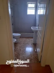  1 شقة فارغة للايجار