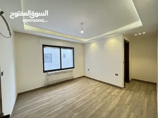  26 شقه شبه ارضي مميزة مساحة 240م مع تراس 200م بسعر مميز (مشروع 112)