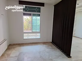  16 فيلا مميزة مطله على مرتفعات جرش والسلط  للبيع