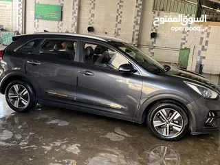  14 كيا نيرو هايبرد 2020 وارد كوري   جميع المواصفات  فل الفل ما عدا الفتحة   بسعر جيد وقابل للتفاوض