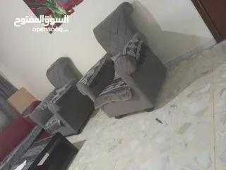 2 كنب بحاله ممتازه للبيع بضاحية الامير حسن