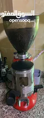  2 مطحنة قهوة صناعية بحالة الوكاله شبه جديده