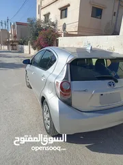  2 تويوتا بريوس سي 2014 للبيع بسعر مغري ومستعجل(غير قابل للبدل)
