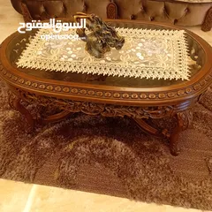  5 طقم صالون وطقم طاولا يتكون من طاوله وسط وجانبيتين للبيع