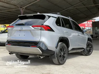  22 تويوتا راف فور ((2022)) SE بلاك ايديشن، بطاريه ليثيوم، فل كامل، فحص كامل، فورويل، حره، بسعر مميز..