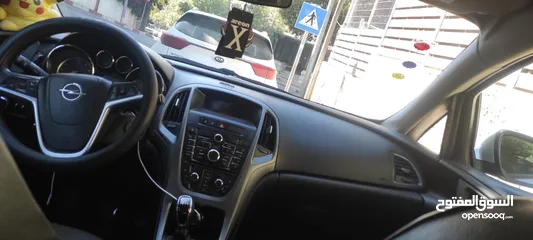  2 اوبل استرا 2012 بحالة ممتازة