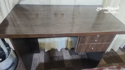 1 مكتب دراسي بدون كرسي