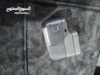  3 كاميرا جو برو هيرو 5 مستعملة بحال ممتازة تصوير لمدة 4 ساعات مع ريموت للتحكم عن بعد + مجموعة هولدرات