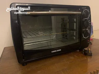  1 Black & Decker Electric Oven