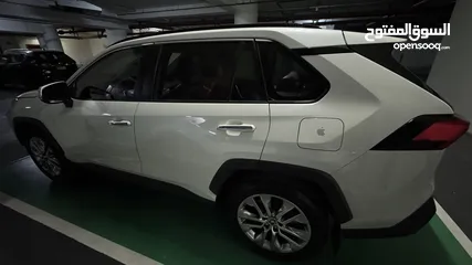  8 Rav4 Bahwan agency, first owner, راف فور وكالة بهوان اول مالك