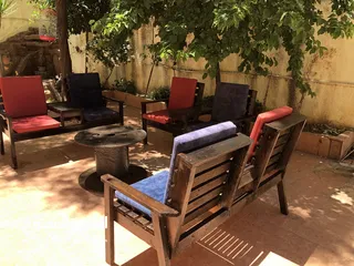  2 مقاعد حديقه بحالة الجديد