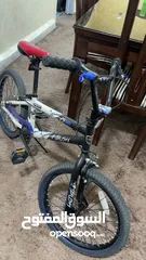  1 بسكليت.  دراجه هوائيه