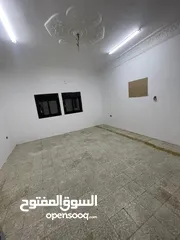  1 شقة للايجار في الرياض حي السليمانيه غرفتين صاله حمام مطبخ راكب مكيفات راكبة الايجار سنوي 24الف