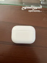  11 Used Single Right Airpods Pro 2 Type C سماعة ايربودز برو 2 شاحن س فردة يمينمستعملة