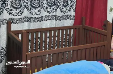  1 تخت اطفال للبيع بدون فرشه