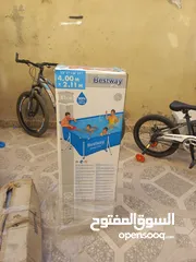  4 مسبح مستعمل لمده شهر فقط استعمال خفيف