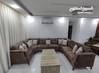  1 طقم كنب كورنر مع طاولة و 4 سيرفس للبيع