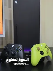  3 Xbox Series X بحالة الكرتونة + إيدتين + ألعاب أصلية + ملحقات شاحن لاسلكي+ نظام تبريد rgb ومداخل usb