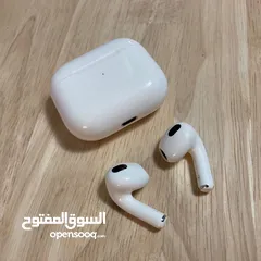  1 سماعات airpods3 الأصلية من أبل استور مستخدمة نظيفة بسعر مناسب