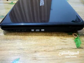  11 لابتوب توشيبا  وكالة