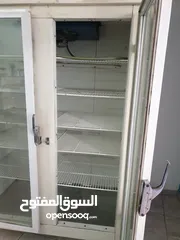  2 تلاجة للمحلات مستعمله طبعا شغاله  وسبب البيع ما الها مكان