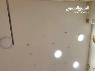  11 محل تجاري للإيجار في مدينة نابلس في عمارة قناديلو الطابق الأول مقابل دخلة طولكرم و فوق شاورما ساحيتا