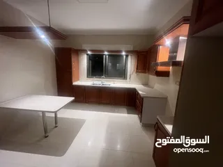 6 شقة غير مفروشة